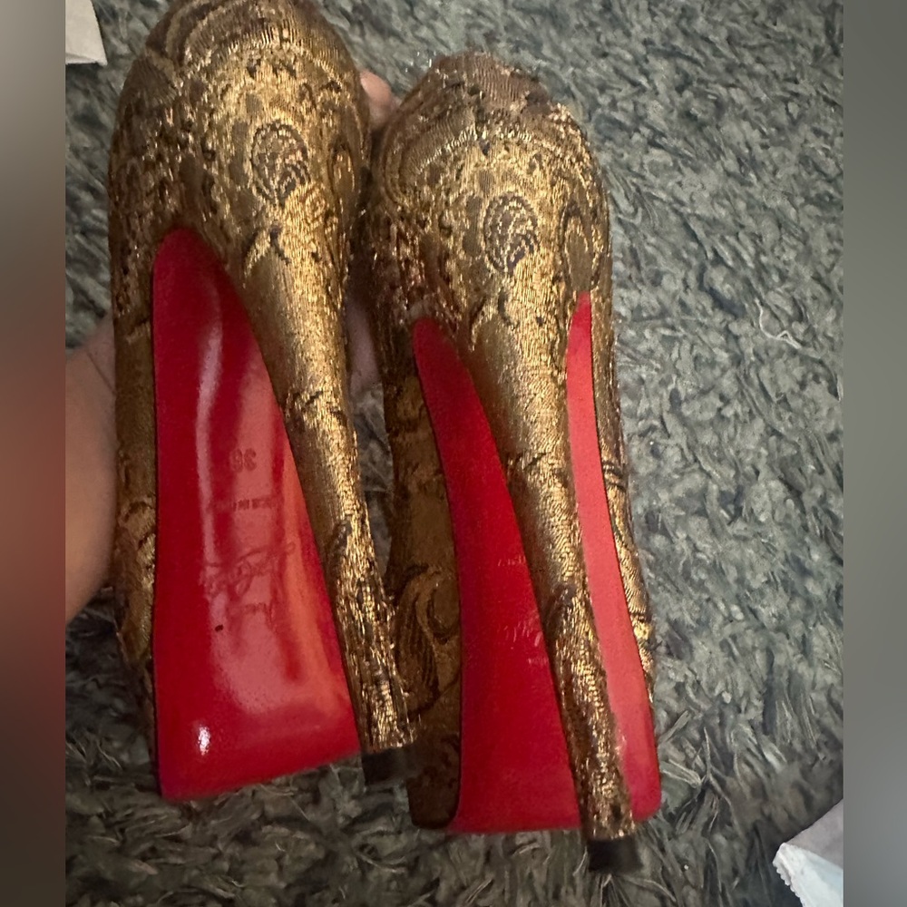 Christian Louboutin Gold Brocade Fabric Lady Peep-Toe - Picture 7 of 11